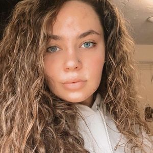 Meet your Posher, Marisa